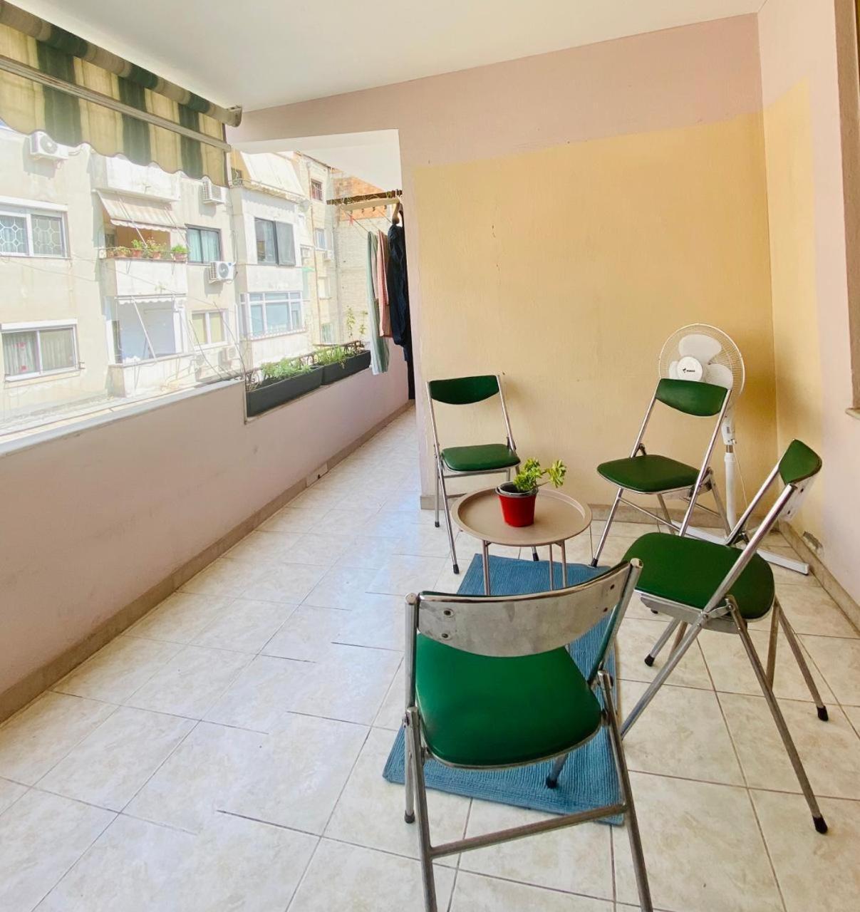 Apartment Tirana Esterno foto