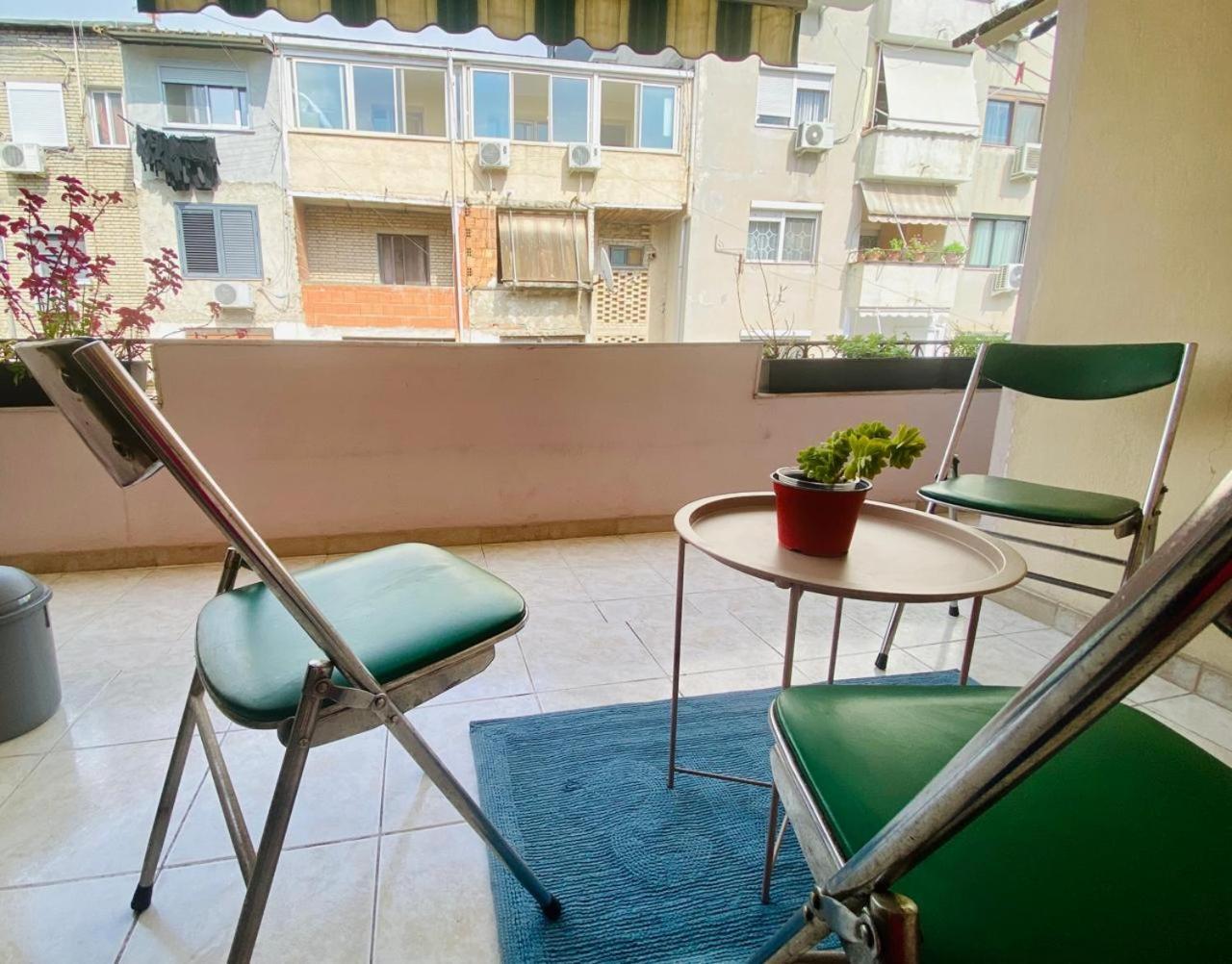 Apartment Tirana Esterno foto