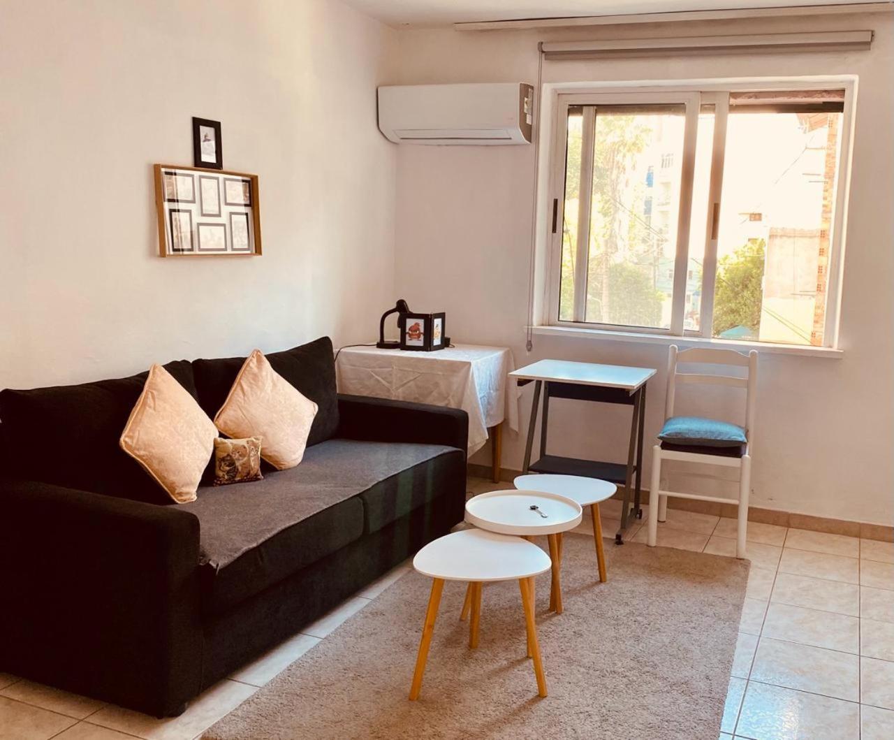 Apartment Tirana Esterno foto