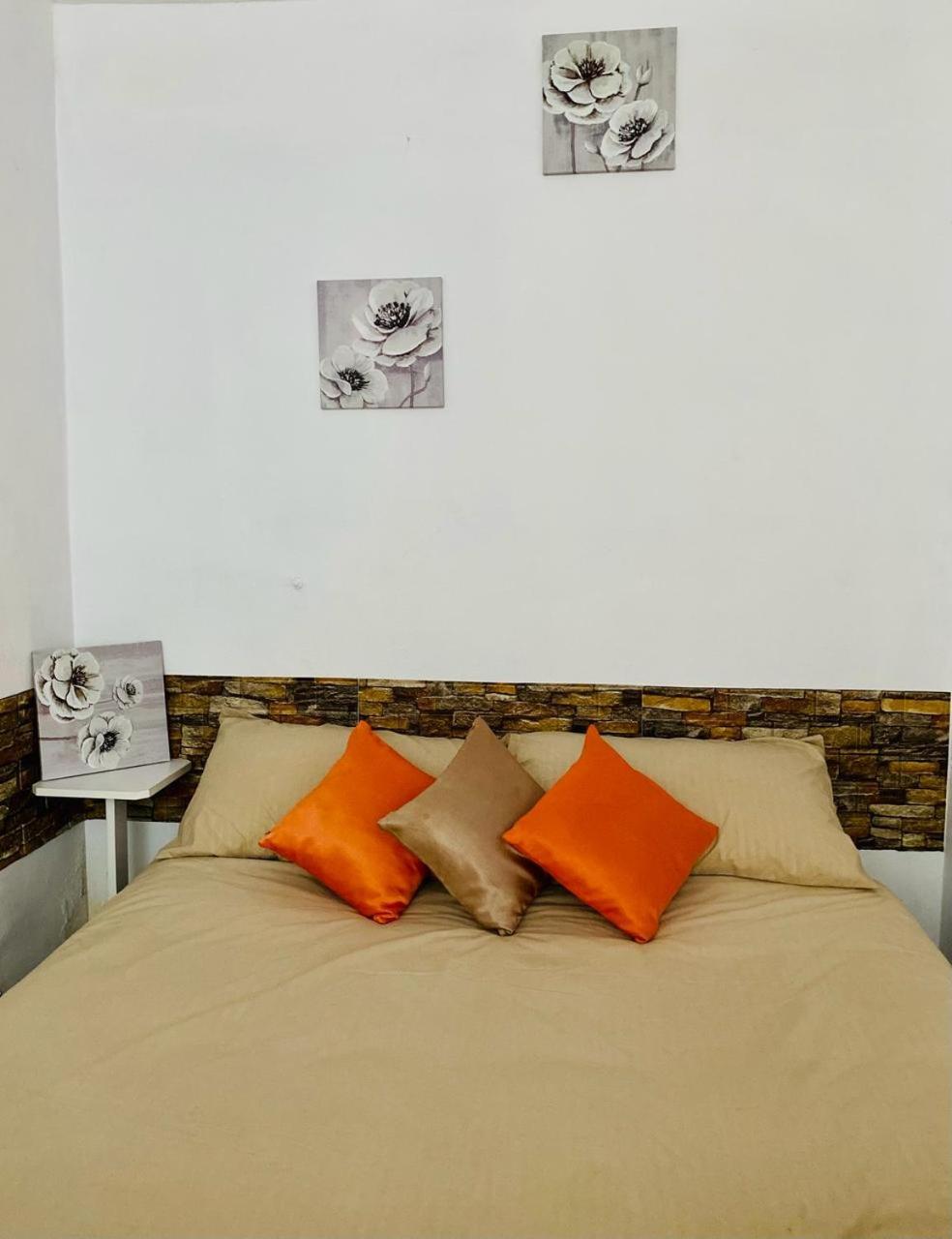 Apartment Tirana Esterno foto