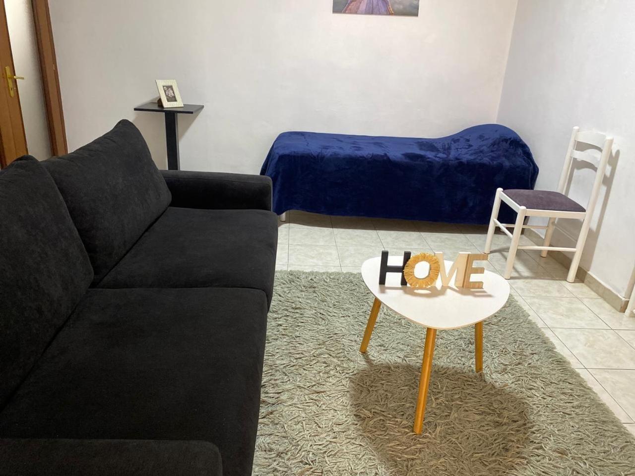 Apartment Tirana Esterno foto